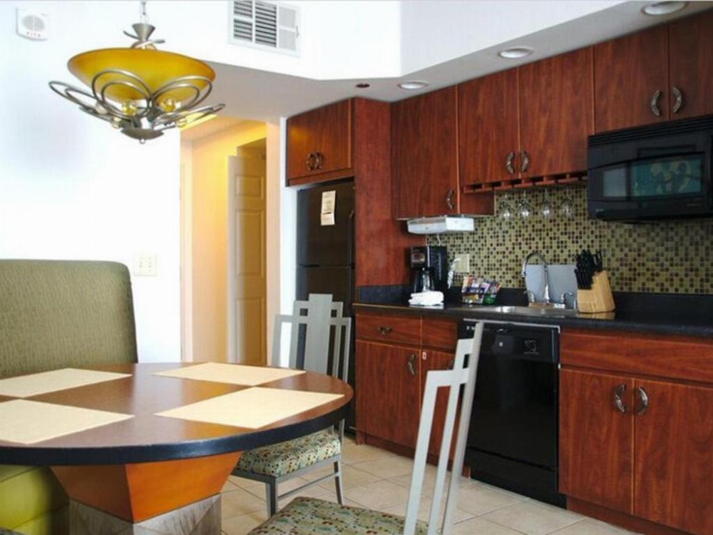 Club 36 Resort by ResortShare