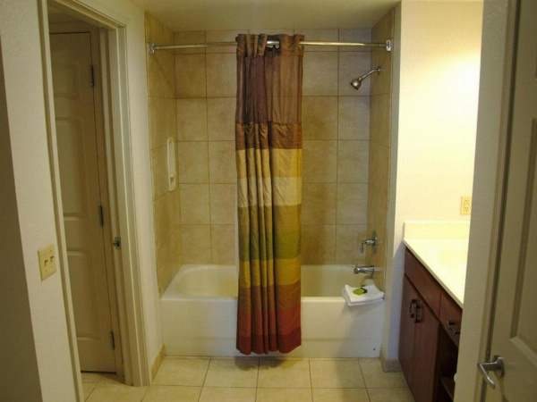 Club 36 Resort by ResortShare image 12