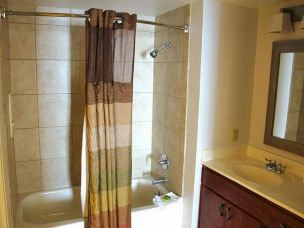 Club 36 Resort by ResortShare image 16