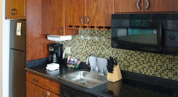 Club 36 Resort by ResortShare image 24