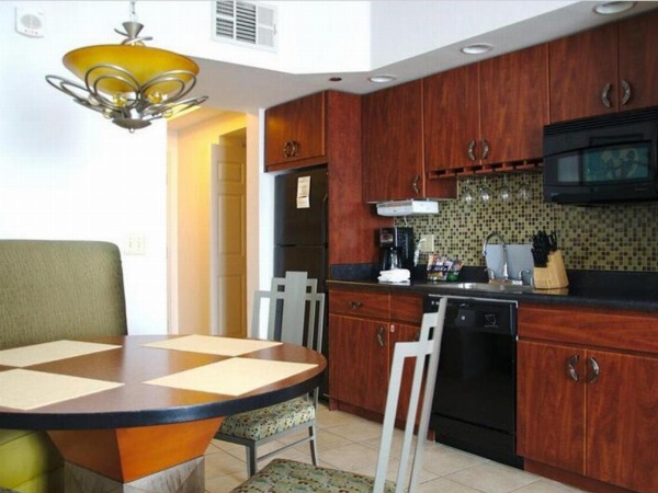 Club 36 Resort by ResortShare image 4